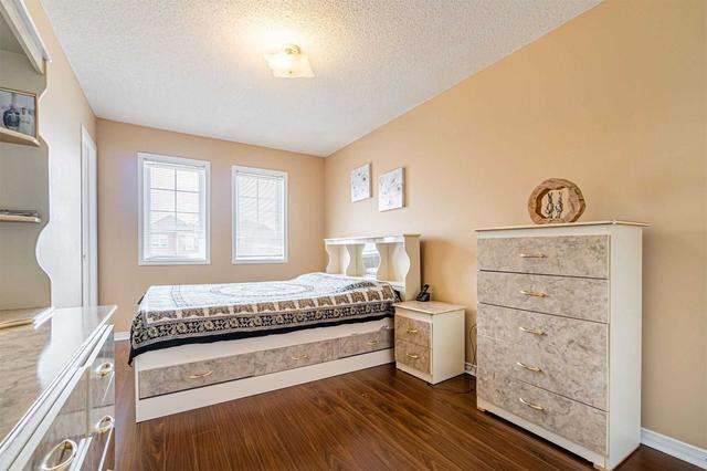 46 Domenico Cres, House detached with 3 bedrooms, 4 bathrooms and 4 parking in Brampton ON | Image 24