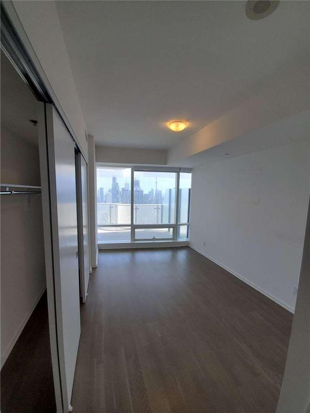 4404 - 1 Bloor St E, Condo with 2 bedrooms, 2 bathrooms and 1 parking in Toronto ON | Image 4