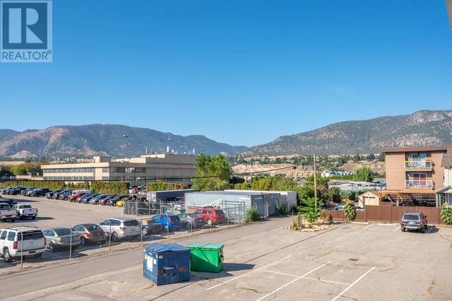 101 - 922 Dynes Avenue, Condo with 2 bedrooms, 1 bathrooms and 1 parking in Penticton BC | Image 21