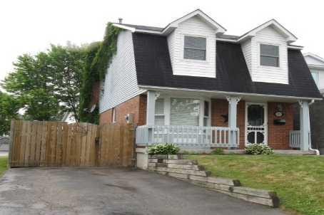 832 Bennett Crt, House attached with 3 bedrooms, 2 bathrooms and 2 parking in Oshawa ON | Image 1