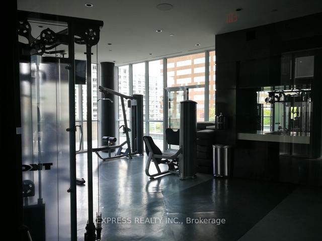 1506 - 32 Davenport Rd, Condo with 2 bedrooms, 2 bathrooms and 1 parking in Toronto ON | Image 3