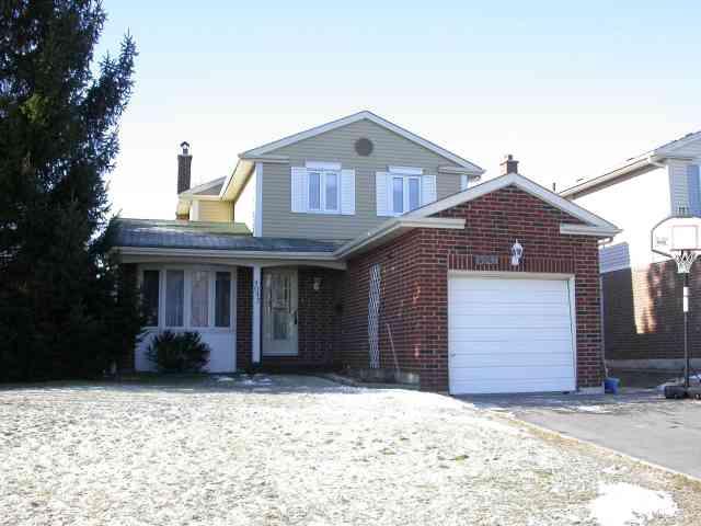 4047 Stonemason Cres, House detached with 3 bedrooms, 2 bathrooms and 3 parking in Mississauga ON | Image 1