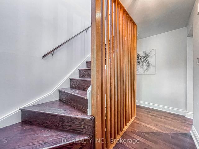 (upper) - 209 Harlandale Ave, House detached with 4 bedrooms, 2 bathrooms and 6 parking in Toronto ON | Image 12