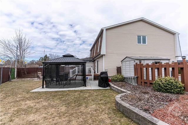 3043 Mannering Court, Home with 3 bedrooms, 2 bathrooms and 4 parking in Ottawa ON | Image 22