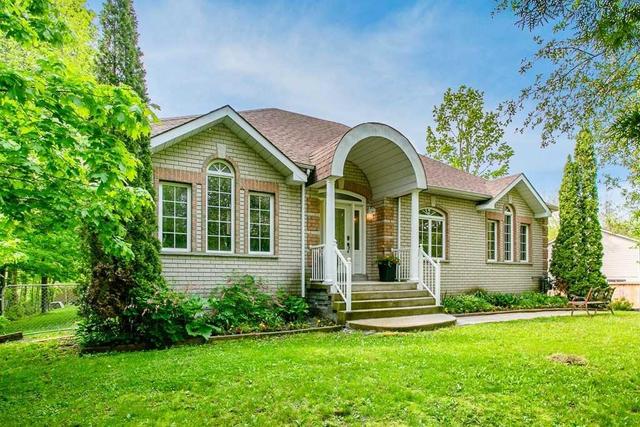 12 Mariposa Cres, House detached with 4 bedrooms, 3 bathrooms and 12 parking in Oro Medonte ON | Image 1