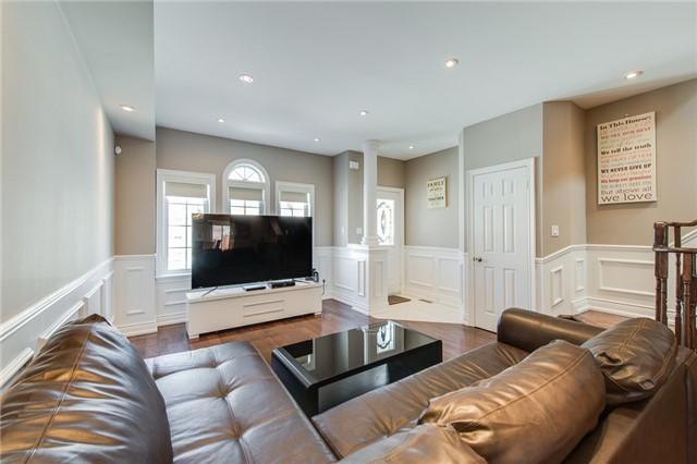 19 Estoril Terr, House detached with 3 bedrooms, 4 bathrooms and 2 parking in Toronto ON | Image 5