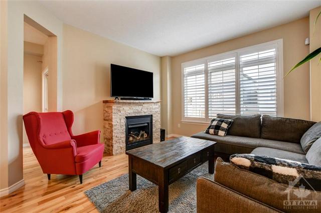 602 Pamplona Private, Townhouse with 3 bedrooms, 3 bathrooms and 2 parking in Ottawa ON | Image 9