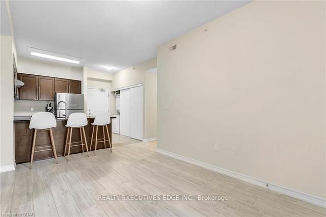 420 - 1077 Gordon St, Condo with 3 bedrooms, 1 bathrooms and 1 parking in Guelph ON | Image 2