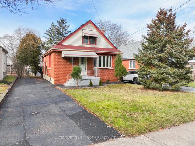 282 Broadway Ave, House detached with 5 bedrooms, 3 bathrooms and 4 parking in Hamilton ON | Image 1
