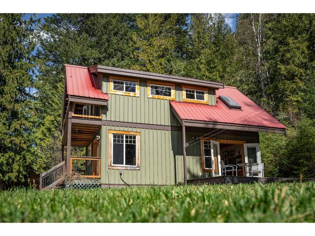 8788 Highway 6, House detached with 2 bedrooms, 2 bathrooms and null parking in Central Kootenay H BC | Image 48