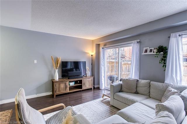 70 - 20 Mcconkey Crescent, House attached with 3 bedrooms, 2 bathrooms and 2 parking in Brantford ON | Image 10