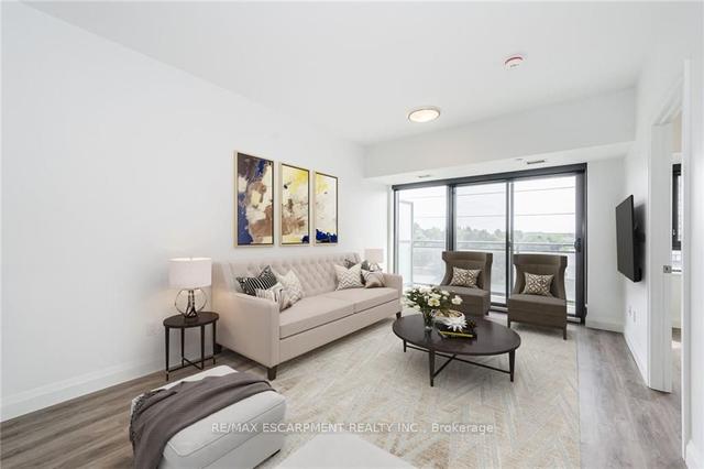 307 - 332 Gosling Gdns N, Condo with 1 bedrooms, 1 bathrooms and 1 parking in Guelph ON | Image 3