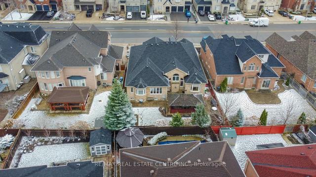 10 Eiffel Blvd, House detached with 3 bedrooms, 4 bathrooms and 6 parking in Brampton ON | Image 33
