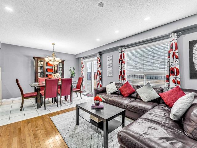 17 Olivette Lane, House attached with 3 bedrooms, 4 bathrooms and 3 parking in Brampton ON | Image 8