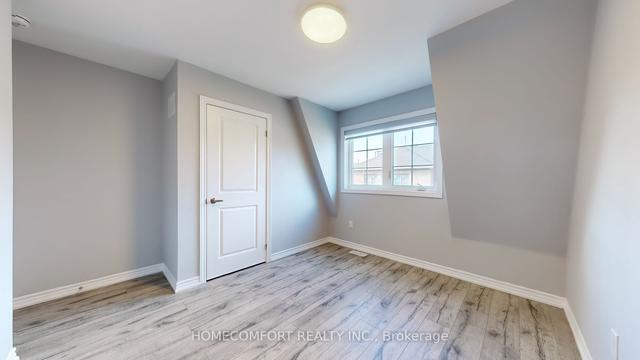 15 Justice Gdns, House detached with 2 bedrooms, 2 bathrooms and 1 parking in Toronto ON | Image 24