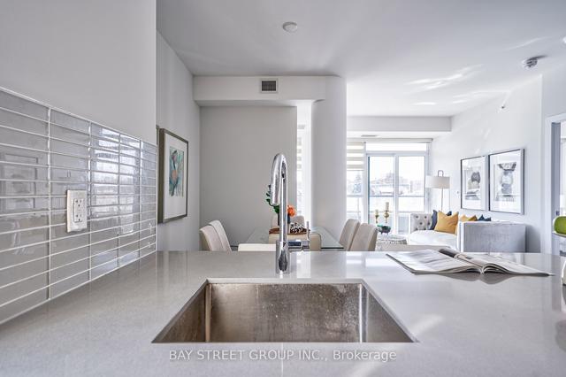 307 - 181 Bedford Rd, Condo with 3 bedrooms, 2 bathrooms and 0 parking in Toronto ON | Image 6