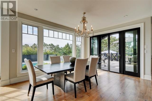 2990 Beach Dr, House detached with 4 bedrooms, 4 bathrooms and 6 parking in Oak Bay BC | Image 15