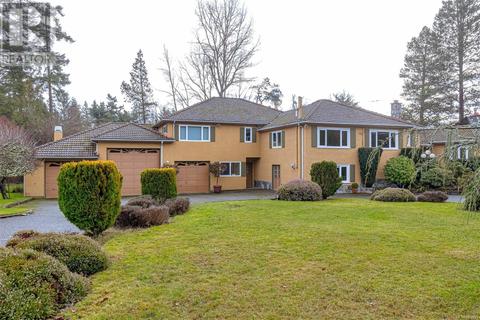 2345 Queenswood Dr, Saanich, BC, V8N1X4 | Card Image