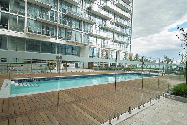 820 - 29 Queens Quay E, Condo with 1 bedrooms, 2 bathrooms and 1 parking in Toronto ON | Image 12