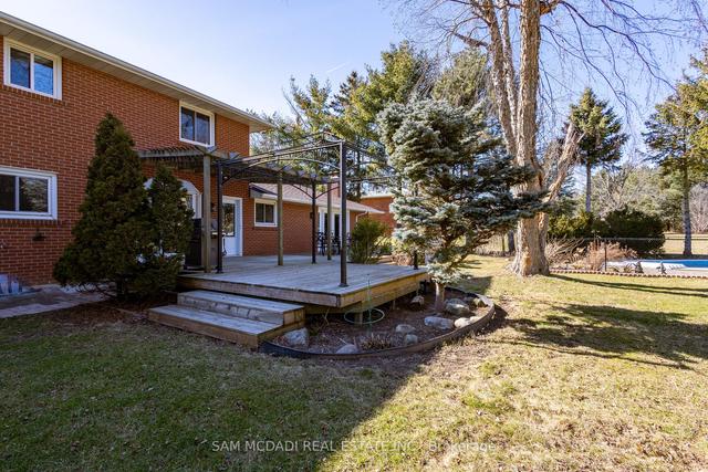 8 Huttonville Dr, House detached with 4 bedrooms, 3 bathrooms and 12 parking in Brampton ON | Image 3