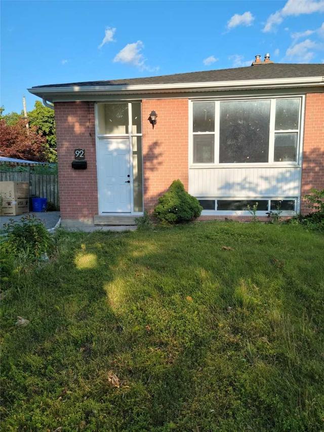 92 Burcher Rd, House semidetached with 3 bedrooms, 1 bathrooms and 3 parking in Ajax ON | Image 1