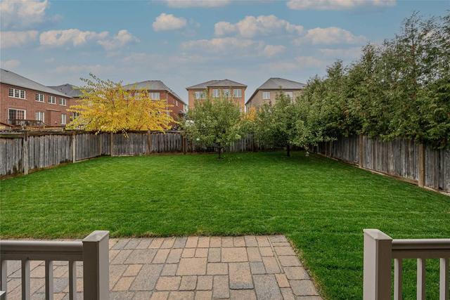 16 Little Natalie Crt, House detached with 5 bedrooms, 5 bathrooms and 7 parking in Vaughan ON | Image 11