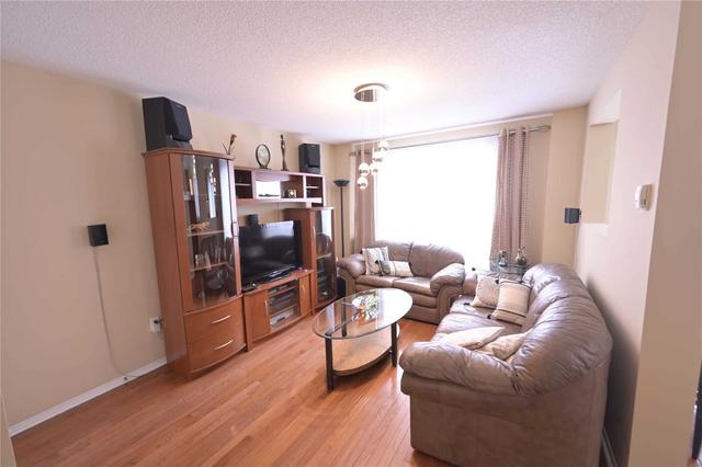 112 Nathan Cres, House detached with 3 bedrooms, 2 bathrooms and 5 parking in Barrie ON | Image 3