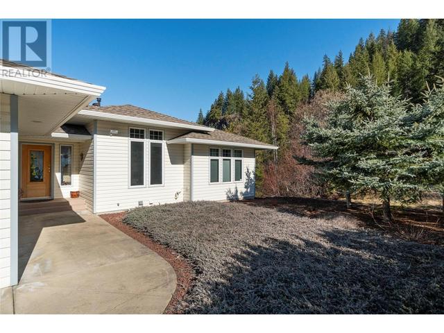 39 - 2592 Alpen Paradies Road, House detached with 4 bedrooms, 3 bathrooms and 2 parking in Columbia Shuswap C BC | Image 70