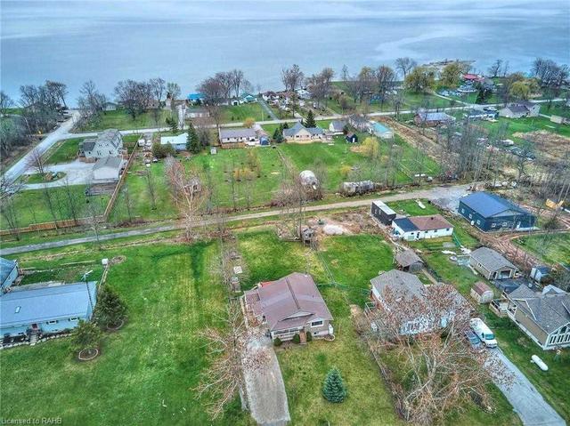 3268 Lakeshore Rd, House detached with 3 bedrooms, 2 bathrooms and 6 parking in Haldimand County ON | Image 13
