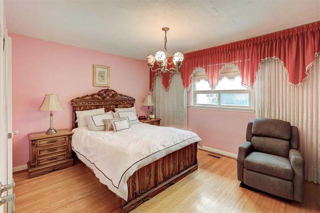 113 Westhumber Blvd, House detached with 3 bedrooms, 3 bathrooms and 6 parking in Toronto ON | Image 4