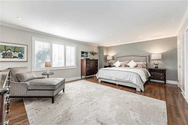 220 Robinson St, House attached with 3 bedrooms, 3 bathrooms and 2 parking in Oakville ON | Image 9