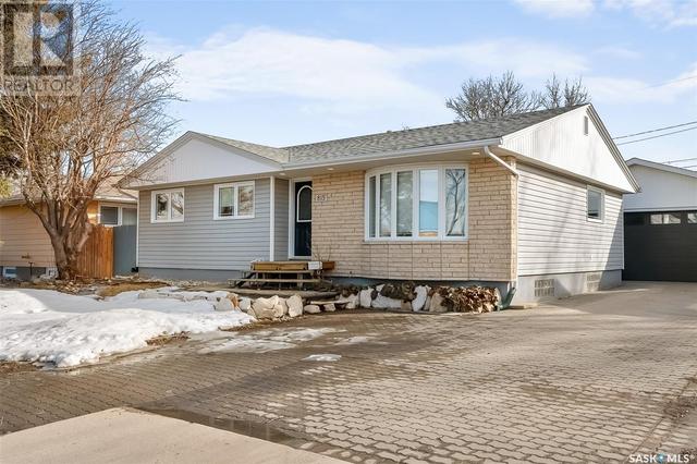 815 Elizabeth Street, House detached with 4 bedrooms, 2 bathrooms and null parking in Moose Jaw SK | Image 40