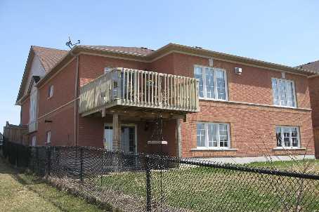 92 Abbyview Dr, House detached with 2 bedrooms, 3 bathrooms and 4 parking in Whitby ON | Image 2