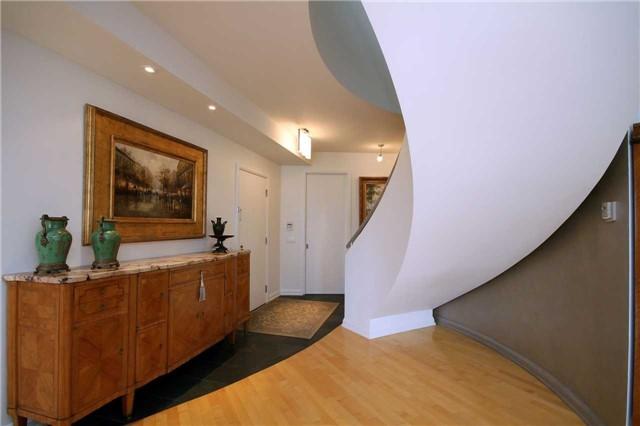 508 - 3 Mcalpine St, Condo with 3 bedrooms, 4 bathrooms and 2 parking in Toronto ON | Image 3