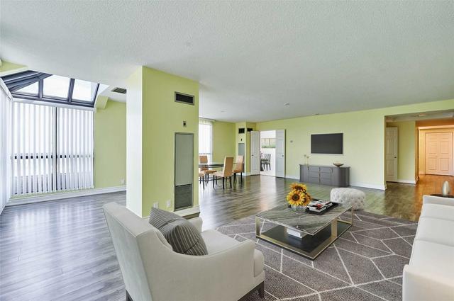 ph 5 - 3 Concorde Pl, Condo with 3 bedrooms, 3 bathrooms and 2 parking in Toronto ON | Image 4