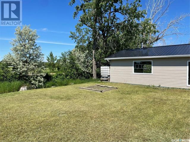 568 Sorlien Avenue, House detached with 3 bedrooms, 2 bathrooms and null parking in Macoun SK | Image 4