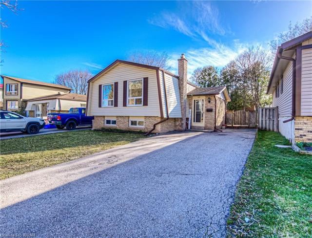 115 Country Hill Drive, House detached with 5 bedrooms, 2 bathrooms and 3 parking in Kitchener ON | Image 1