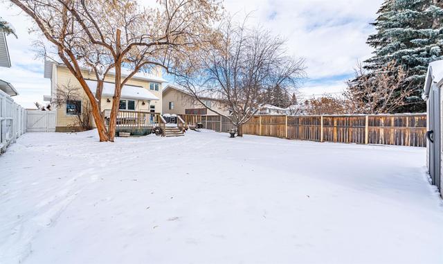 332 Riverglen Drive Se, House detached with 3 bedrooms, 1 bathrooms and 4 parking in Calgary AB | Image 26
