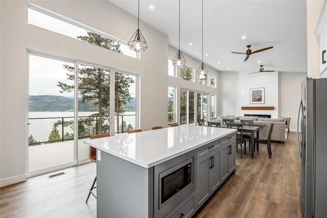 10308 Westshore Road, House detached with 3 bedrooms, 3 bathrooms and 10 parking in Central Okanagan West BC | Card Image