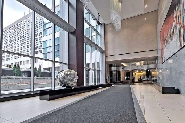 4208 - 386 Yonge St, Condo with 2 bedrooms, 2 bathrooms and 1 parking in Toronto ON | Image 26