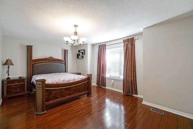 1 Lever Gate, House detached with 3 bedrooms, 3 bathrooms and 6 parking in Brampton ON | Image 17