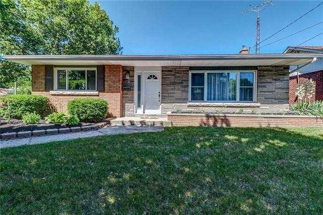 389 Bunting Rd, House detached with 3 bedrooms, 2 bathrooms and 4 parking in St. Catharines ON | Image 1