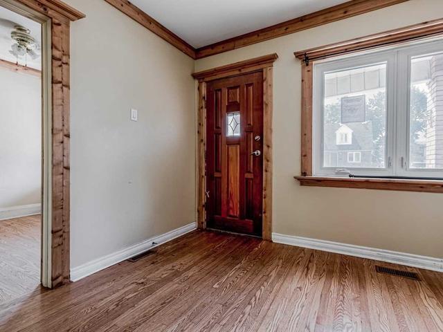 68 Robert St, House detached with 2 bedrooms, 1 bathrooms and 3 parking in Toronto ON | Image 29