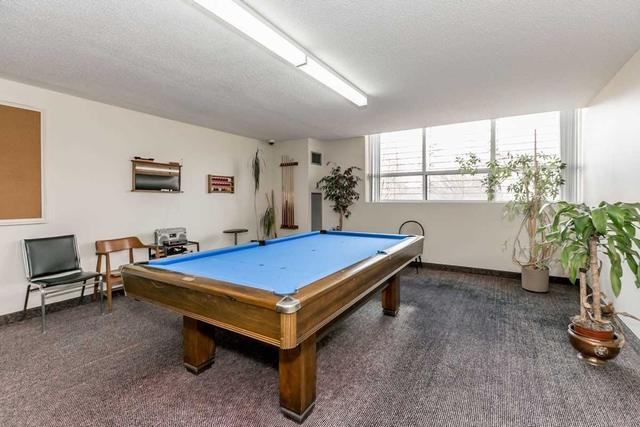 1006 - 250 Davis Dr, Condo with 2 bedrooms, 2 bathrooms and 1 parking in Newmarket ON | Image 11