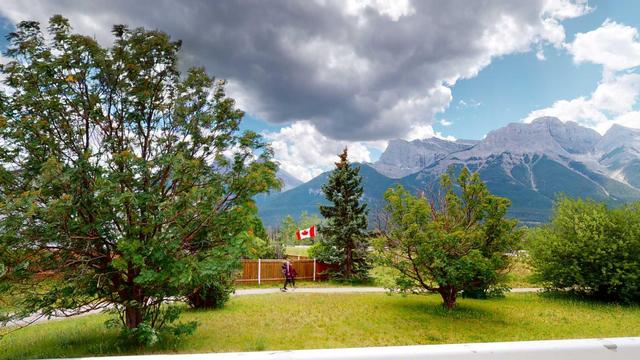 312 Hoodoo Crescent, House detached with 6 bedrooms, 3 bathrooms and 6 parking in Canmore AB | Image 4