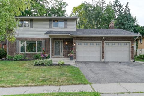 639 White Oak Dr, House detached with 3 bedrooms, 3 bathrooms and 4 parking in Cambridge ON | Card Image