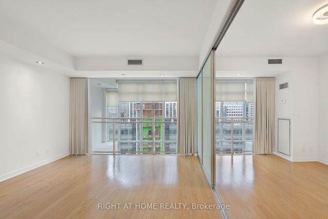 uph03 - 21 Nelson St, Condo with 1 bedrooms, 2 bathrooms and 2 parking in Toronto ON | Image 15