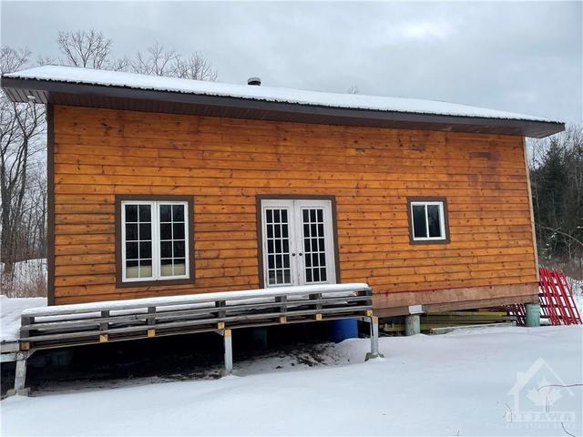 1786 Kashawakawak Lake Trail, House detached with 1 bedrooms, 1 bathrooms and 10 parking in North Frontenac ON | Image 3