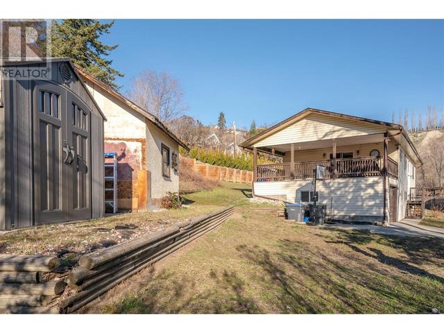 14415 Latimer Avenue, House detached with 5 bedrooms, 2 bathrooms and 1 parking in Summerland BC | Image 44