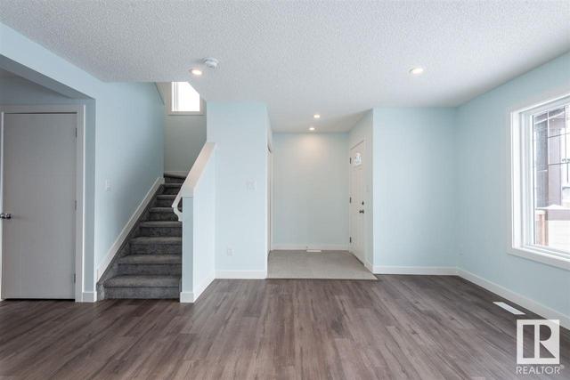 5538 Stevens Cr Nw, House detached with 3 bedrooms, 2 bathrooms and null parking in Edmonton AB | Image 4